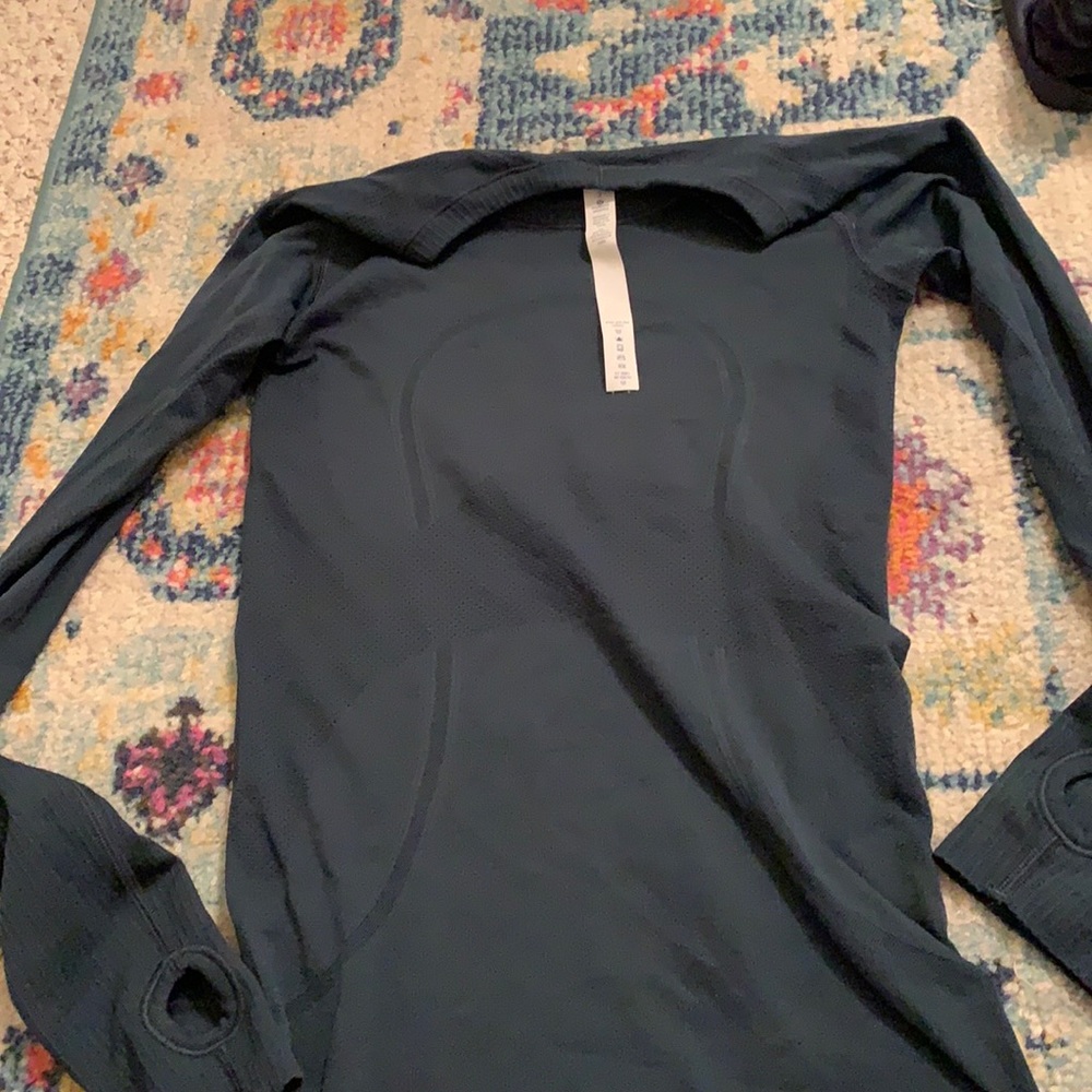 lululemon terqoise long sleeve. size 2